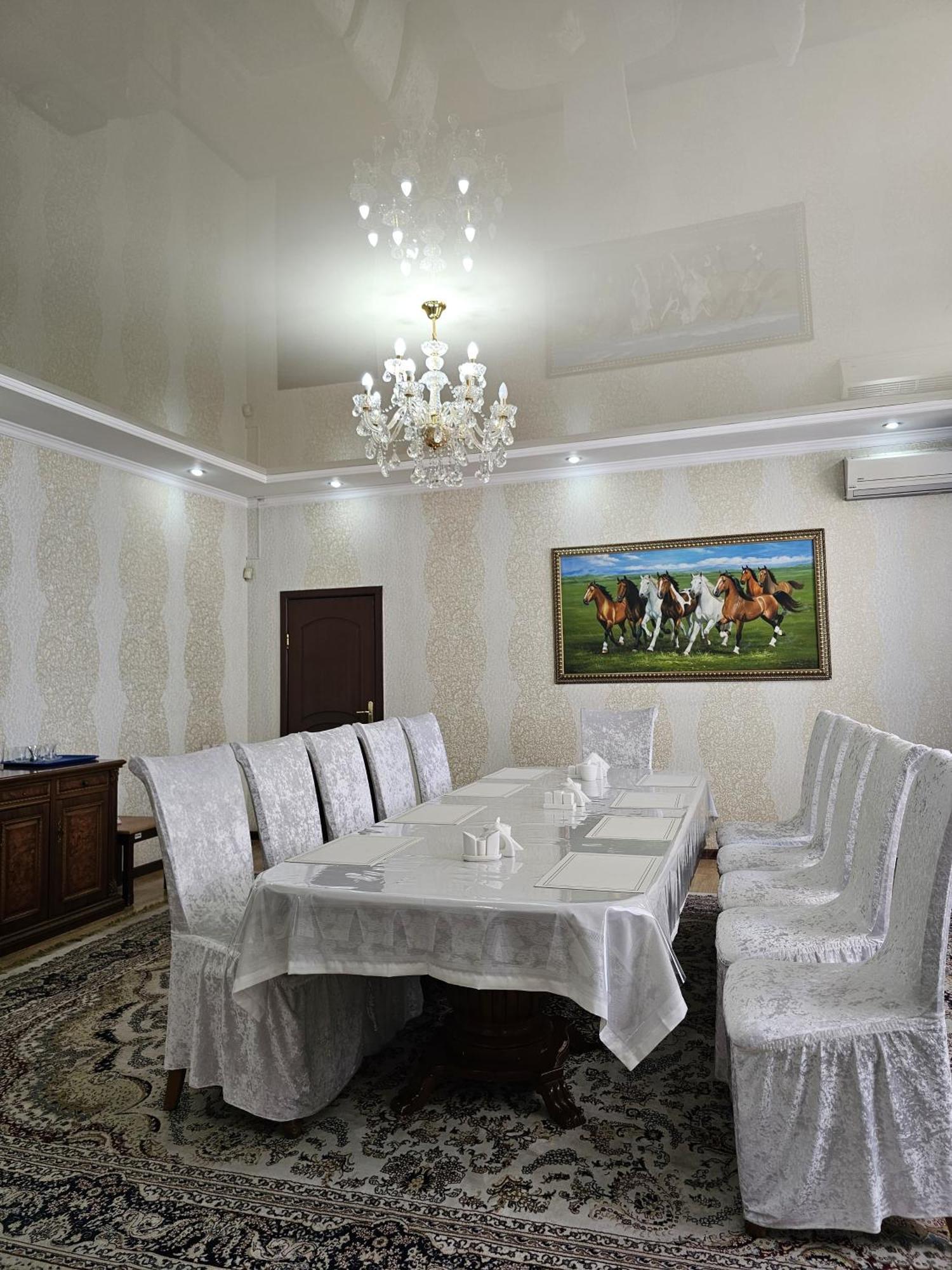 Yassy Hotel, Turkistan Exterior foto
